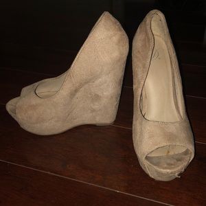Tan Heels by Delouse